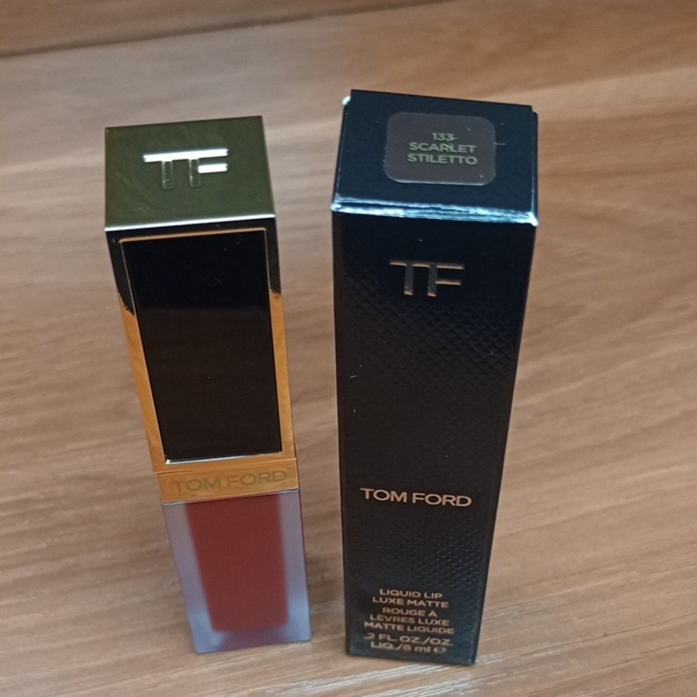 Tom Ford Liquid Lip Luxe Matte - 133 Scarlet Stiletto